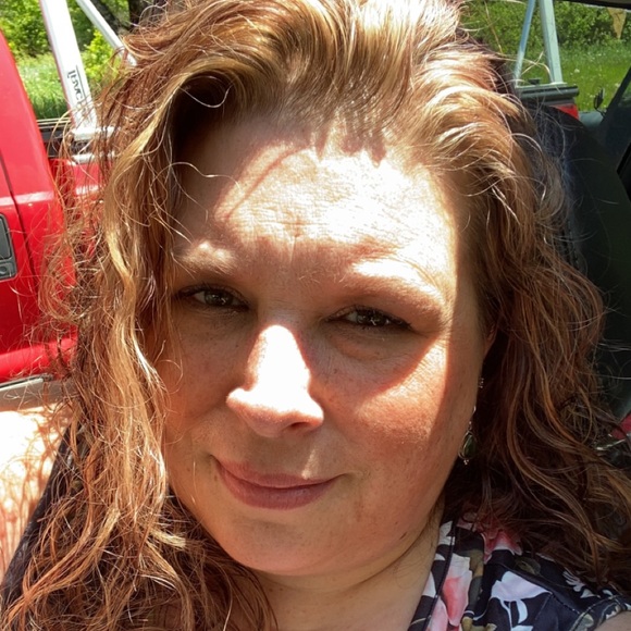 Meet your Posher, Jennifer - Picture 1 of 1